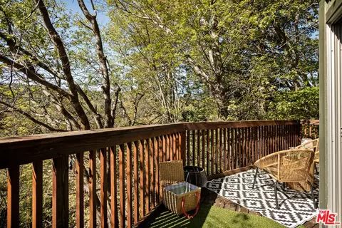 Exterior - 26364 Thunderbird Dr, Lake Arrowhead, CA 92352 photo 3 of 8