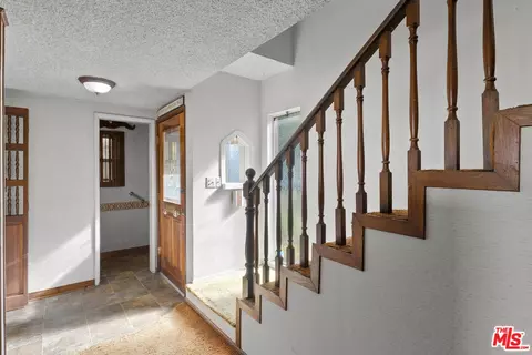 Entry Way - 707 E Palm Ave Apt A B C D Ave #A, B, C, D, Burbank, CA 91501 photo 1 of 6