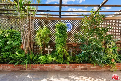 Exterior - 707 E Palm Ave Apt A B C D Ave #A, B, C, D, Burbank, CA 91501 photo 5 of 8