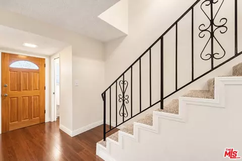 Entry Way - 707 E Palm Ave Apt A B C D Ave #A, B, C, D, Burbank, CA 91501 photo 4 of 6