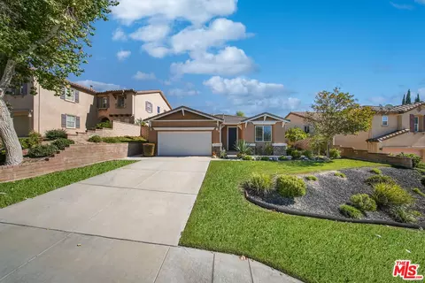 Exterior - 28016 Eddie Ln, Santa Clarita, CA 91350 photo 2 of 8