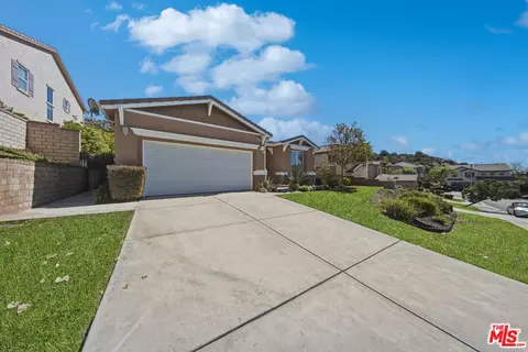 Exterior - 28016 Eddie Ln, Santa Clarita, CA 91350 photo 3 of 8