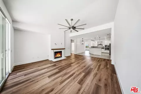 Living - 28016 Eddie Ln, Santa Clarita, CA 91350 photo 3 of 4