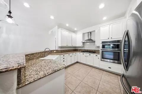 Kitchen - 28016 Eddie Ln, Santa Clarita, CA 91350 photo 1 of 1