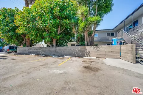 Exterior - 1503 N Stanton Pl, Long Beach, CA 90804 photo 1 of 7