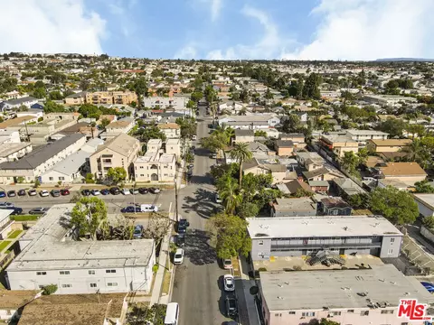 View/Area - 2212 E 15th St, Long Beach, CA 90804 photo 6 of 9