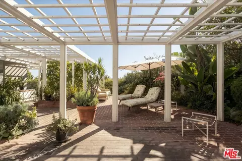 1337 Casiano Rd, Los Angeles, CA 90049