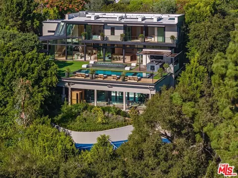 12026 Benmore Ter, Los Angeles, CA 90049