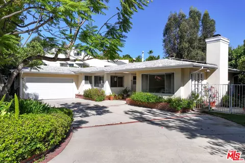 1130 Linda Flora Dr, Los Angeles, CA 90049