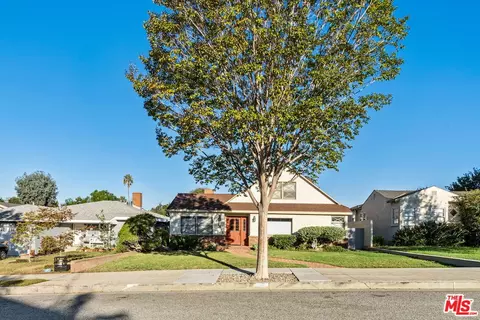 2411 Pier Ave, Santa Monica, CA 90405