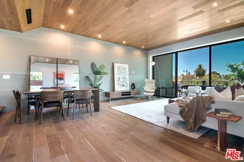 1122 N Coronado St, Los Angeles, CA 90026