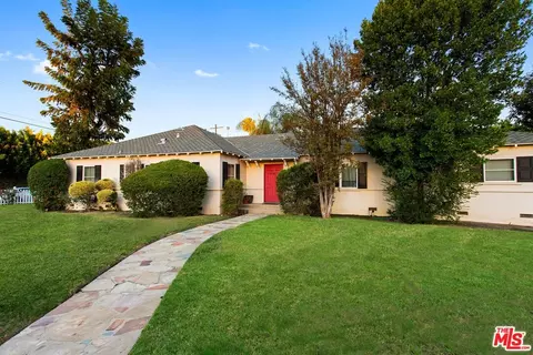 5450 Radford Ave, Valley Village, CA 91607