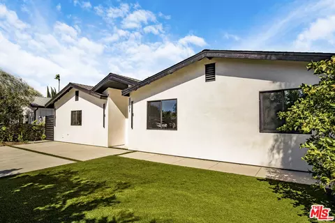 23371 Friar St, Woodland Hills, CA 91367