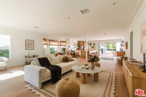 619 S Gretna Green Way, Los Angeles, CA 90049