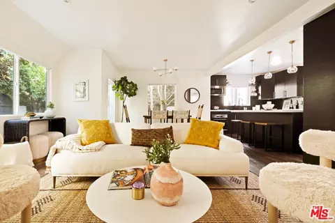1851 Vineyard Ave, Los Angeles, CA 90019
