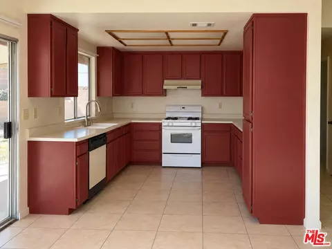 2310 Edam St, Lancaster, CA 93536 photo 2