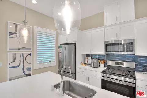 Kitchen - 2432 E Hyde Paseo, Ontario, CA 91762 photo 3 of 4