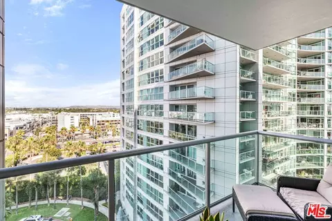 13650 Marina Pointe Dr #1009, Marina Del Rey, CA 90292