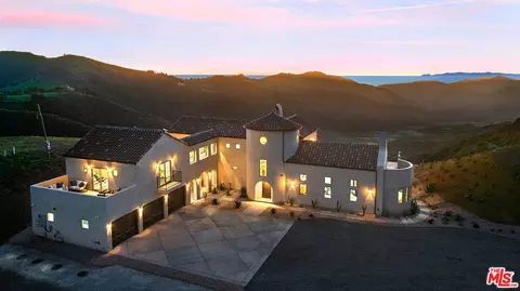 8567 Mipolomol Rd, Malibu, CA 90265