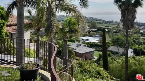 30087 Cuthbert Rd, Malibu, CA 90265 photo 3