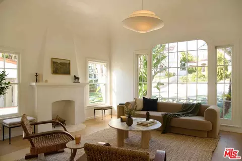 3234 Lowry Rd, Los Angeles, CA 90027