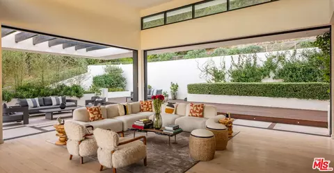 7681 Willow Glen Rd, Los Angeles, CA 90046