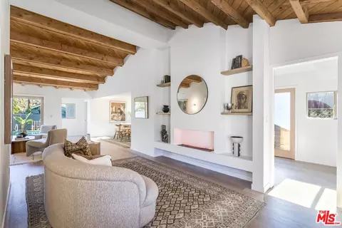 5736 Denny Ave, North Hollywood, CA 91601