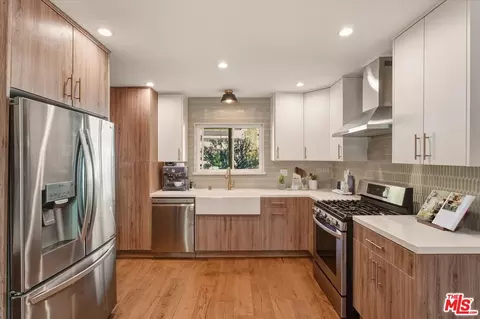 10646 Ledeen Dr, Sylmar, CA 91342