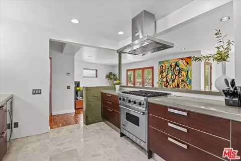 3234 Hillock Dr, Los Angeles, CA 90068