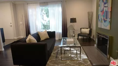 5644 Etiwanda Ave #7, Tarzana, CA 91356