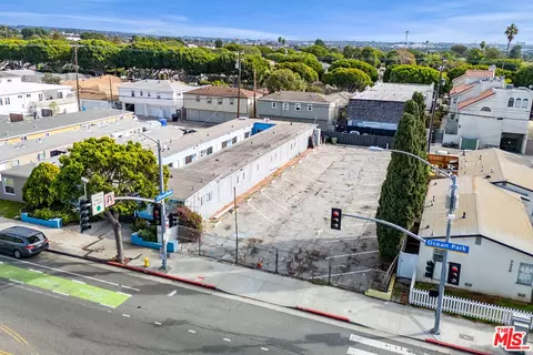 2338 Ocean Park Blvd, Santa Monica, CA 90405