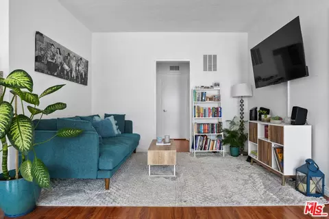 2621 Centinela Ave #16, Santa Monica, CA 90405