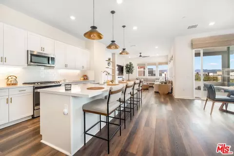 27525 Illumination Ct, Valencia, CA 91381
