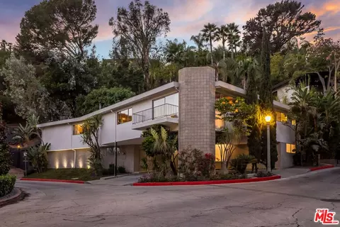 1501 Schuyler Rd, Beverly Hills, CA 90210