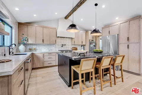 1606 S Orange Grove Ave, Los Angeles, CA 90019