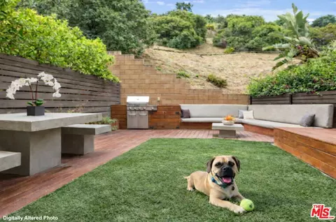 2775 Wright Ln, Los Angeles, CA 90068