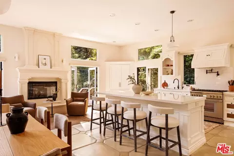 7750 Woodrow Wilson Dr, Los Angeles, CA 90046