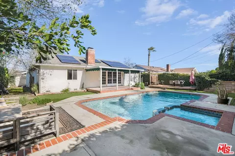 23020 Haynes St, West Hills, CA 91307