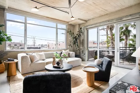 825 E 4th St #310, Los Angeles, CA 90013