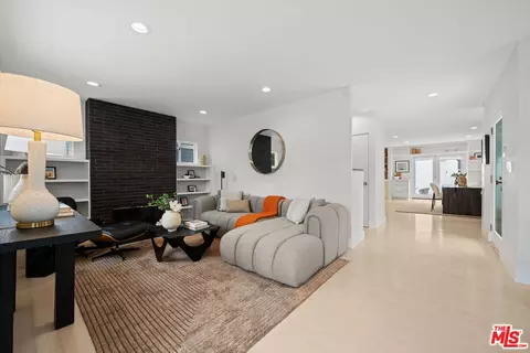 Other - 2332 Ocean Ave, Venice, CA 90291 photo 2 of 8