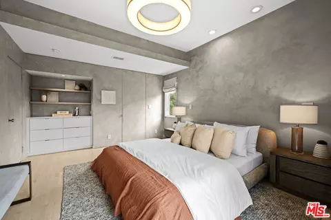 Bedroom - 2332 Ocean Ave, Venice, CA 90291 photo 2 of 6