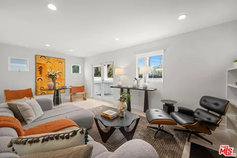 Living - 2332 Ocean Ave, Venice, CA 90291 photo 1 of 1
