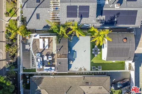 View/Area - 2332 Ocean Ave, Venice, CA 90291 photo 1 of 5