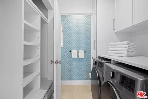 Other - 2332 Ocean Ave, Venice, CA 90291 photo 4 of 8