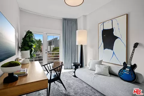 Other - 2332 Ocean Ave, Venice, CA 90291 photo 6 of 8