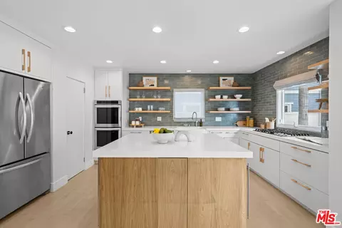 Kitchen - 2332 Ocean Ave, Venice, CA 90291 photo 3 of 6