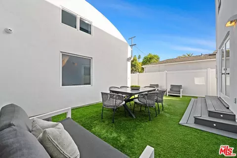 Exterior - 2332 Ocean Ave, Venice, CA 90291 photo 9 of 12