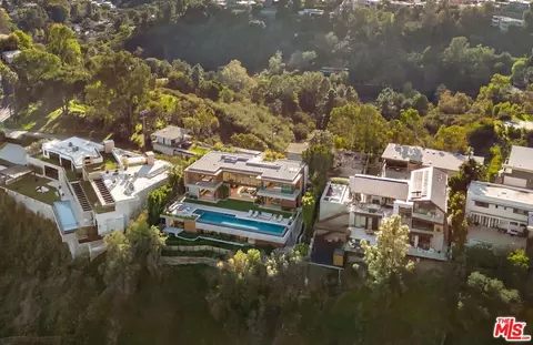 1128 N Tigertail Rd, Los Angeles, CA 90049
