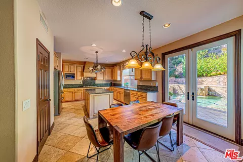 Dining - 6621 E Prescott Ct, Orange, CA 92867 photo 3 of 4