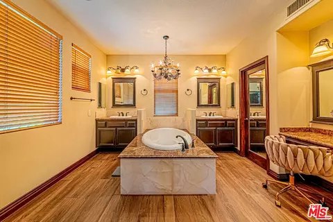 Bath - 6621 E Prescott Ct, Orange, CA 92867 photo 6 of 9